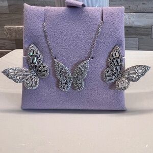 🆕 NEW 14K Gold plated Diamond Butterfly 🦋 Earrings & Necklace Set